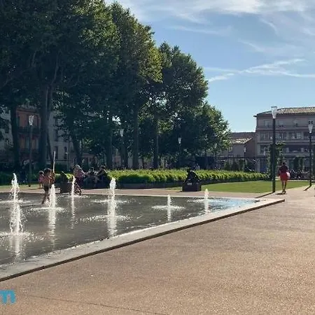 לינה וארוחת בוקר Le 9 De Cour, Chaco 3*