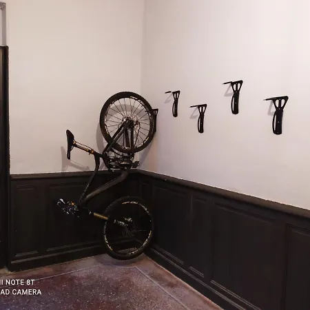 לינה וארוחת בוקר Le 9 De Cour, Chaco קרקסון