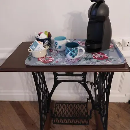 Le 9 De Cour, Chaco לינה וארוחת בוקר קרקסון