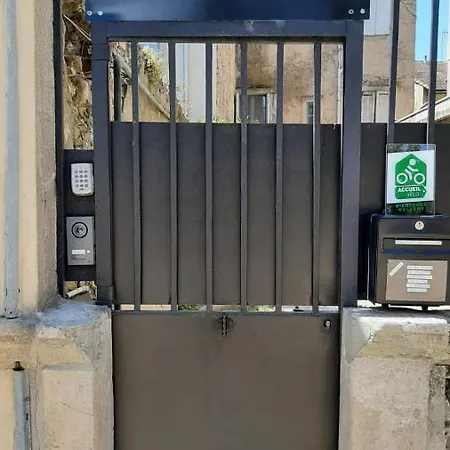 Le 9 De Cour, Chaco Καρκασόν