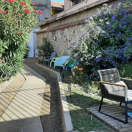 Le 9 De Cour, Chaco Bed & Breakfast *